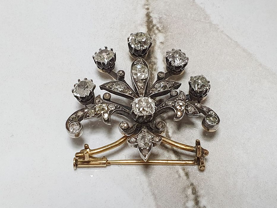 Broșă cu diamante naturale din aur galben de 14K și argint 800