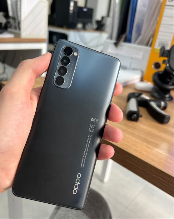Продам OPPO Reno4 Pro