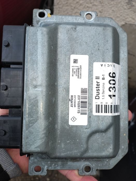 Vând calculator Duster 2