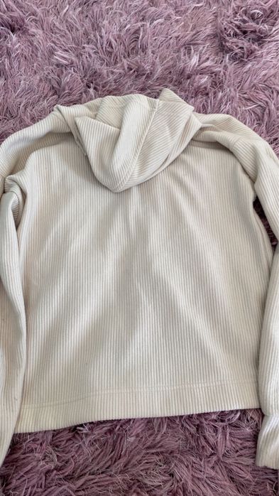 Bluza crem XS tip hanorac