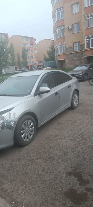 Машина Chevrolet Cruze 2014