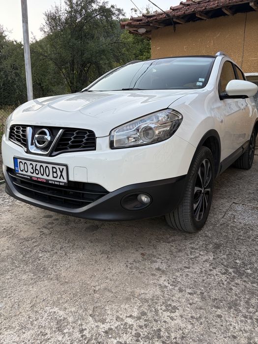 Автомобил Nissan Qashqai