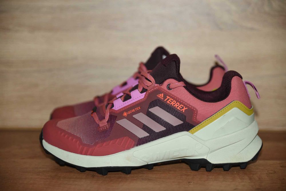 НОВИ Adidas Terrex Gore Tex оригинални, 42 номер