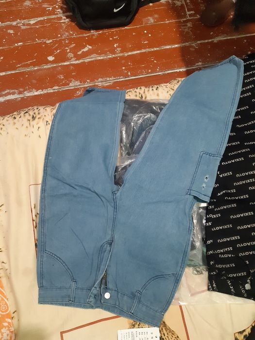 Продам джинсы новые