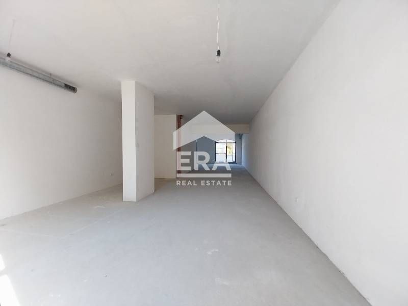 Дава се под наем Магазин в Варна, Възраждане 1 - 115 кв.м за 765 € - Снимка #5