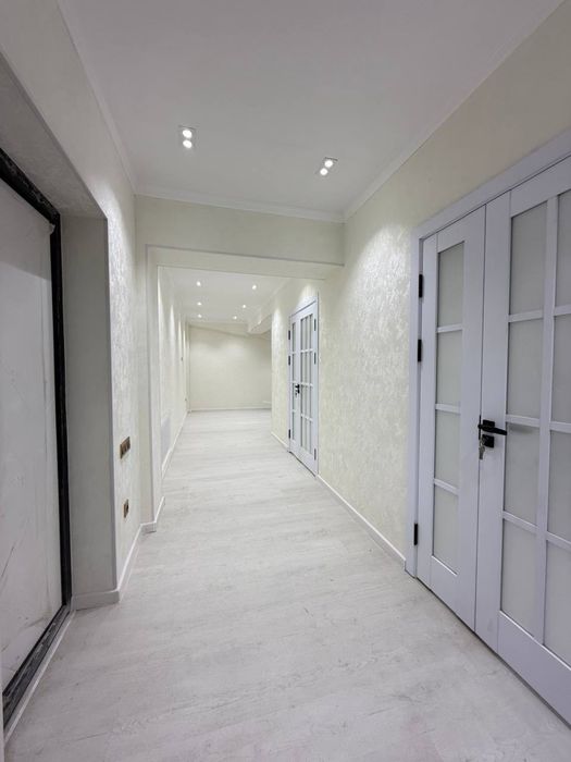 Срочно продается в чирчик 10 микрарайон рядом карвон базар