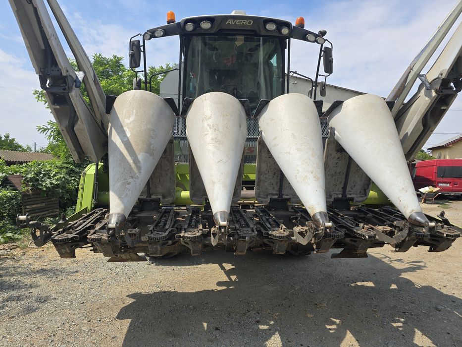 De vânzare combină CLAAS AVERO 240 APS,an fabricație 2013