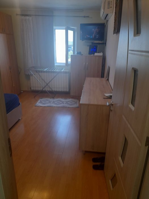 Vind garsoniera complet mobilata si utilata .