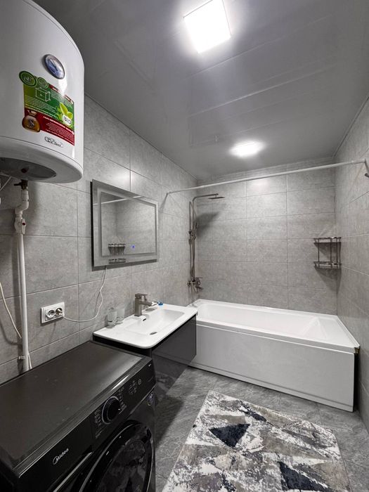 Продаётся 3х комнатная квартира 2 - этаже с лифтом. Вокзал