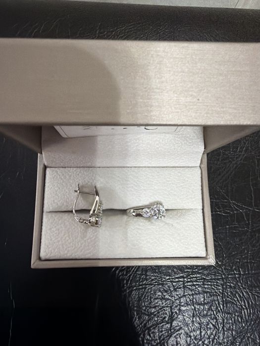 Серьги (бижутерия)