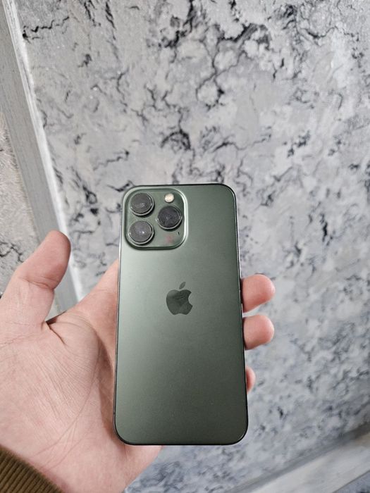 Iphone 13 pro green