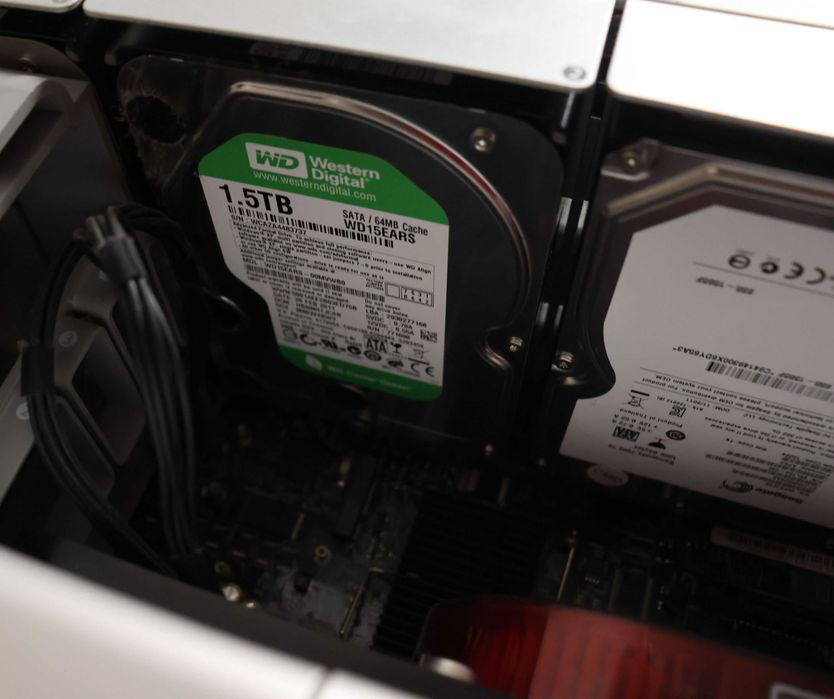 Mac Pro Apple A1186 (2006) – 9GB RAM / 1.5TB HDD – carcasă aluminiu