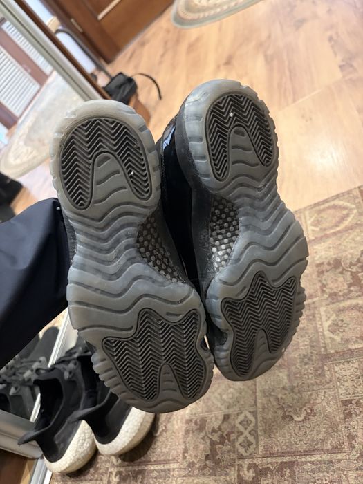 Продам кроссовки Nike 42 размер