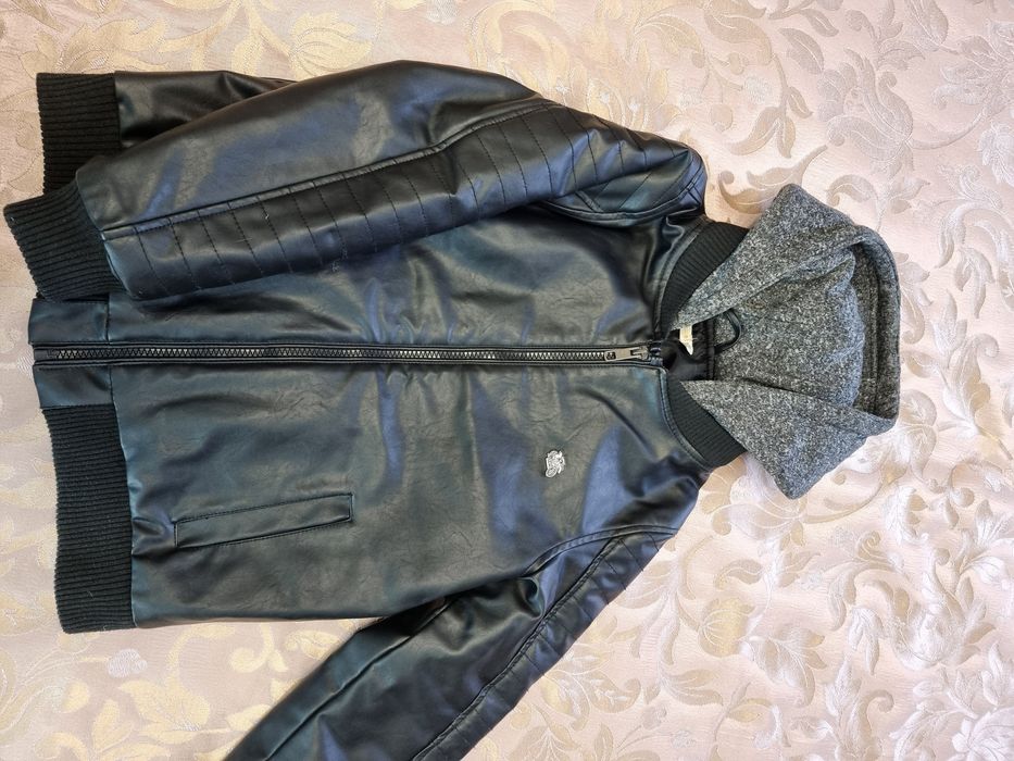 Продам детскую куртку