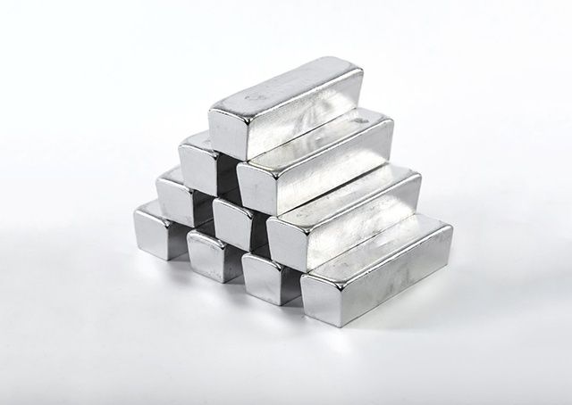 Вольфрам, титан ,победит