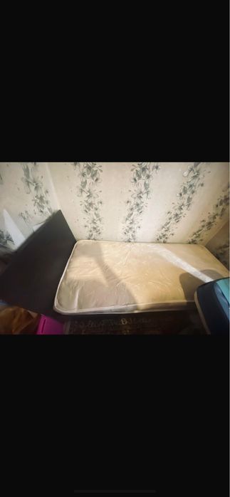 Кровать продам в хорошом состояние