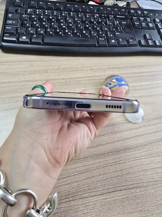 SANLMSUNG Z FLIP 4 256 GB.като нов