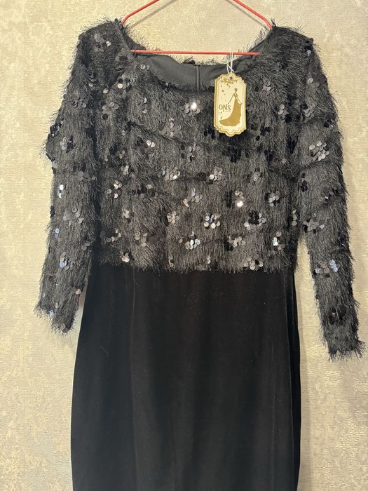 Платья черные, р-р 46-48