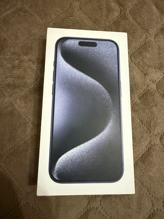 Iphone 15 pro тъмно син