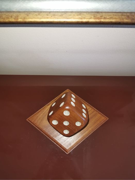 Фигура дървена ЗАРЧЕ масив орех кафява голяма дървена скулптура декор