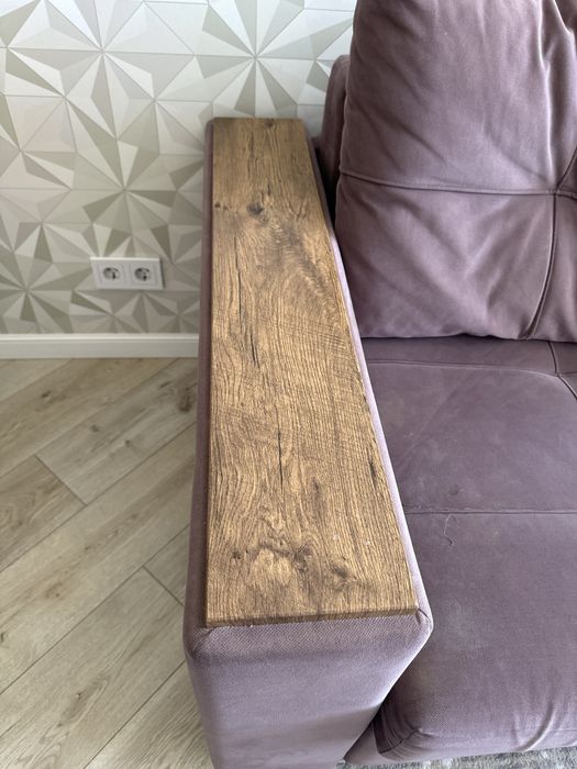 Диван угловой, с отсеком для хранения.