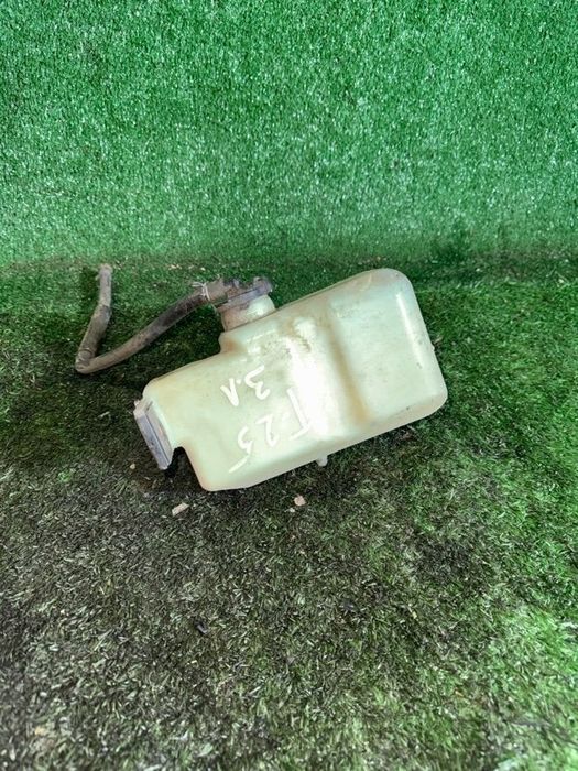 Расширительный бачек бочек Тойота Камри 20 25 Camry Gracia Грация