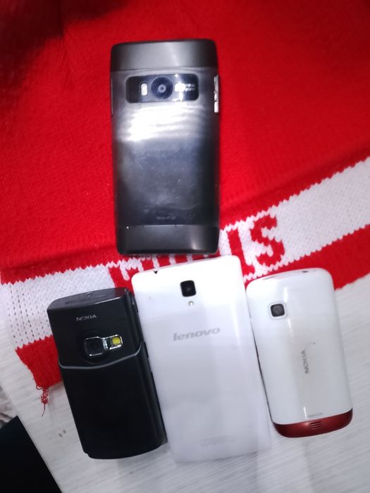 4 телефона продам