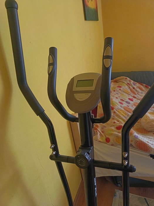 Bicicleta eliptica DHS 3621, volanta 6 kg, greutate maxima utilizator 110 kg