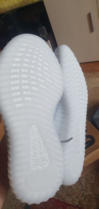 Кроссовки Yeezy 350