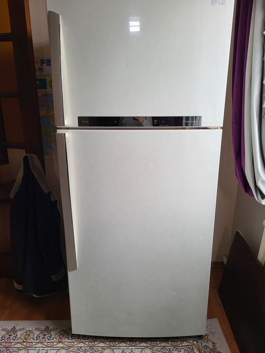 Холодильник большой