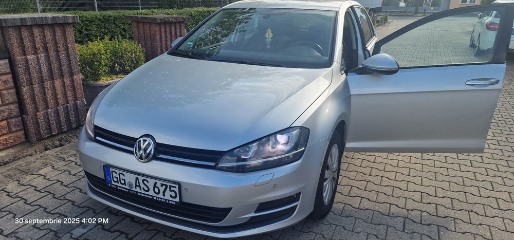 Volkswagen Golf 7 1.6TDI BlueMotion Bi-Xenon încălzire Scaune Pilot
