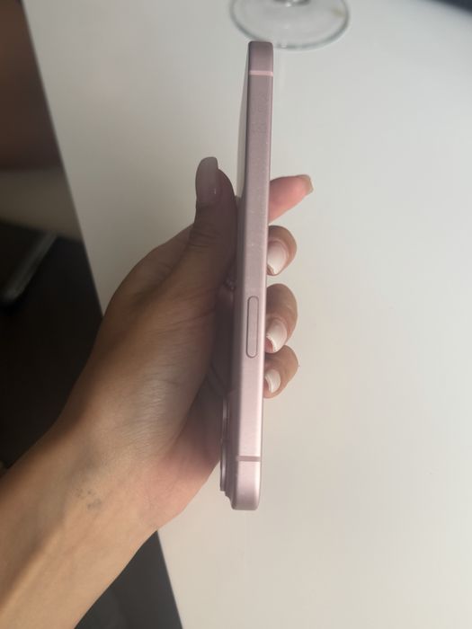 Iphone 15 pink