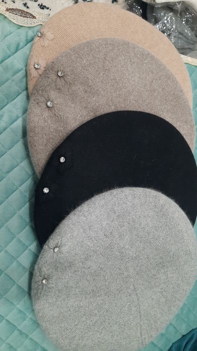 Зимние шапки тройки, двойки