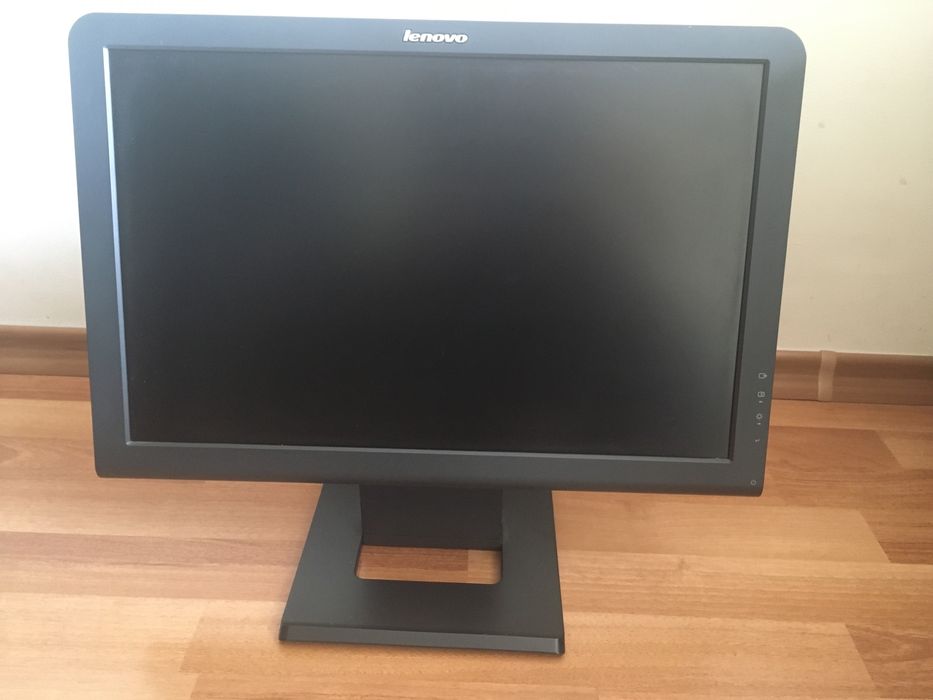 Монитор LENOVO 19 инча модел 6920-АВ1