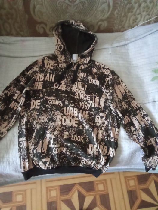 Продам кофточку мужскую