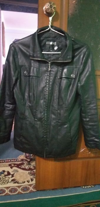 Женское куртка продается