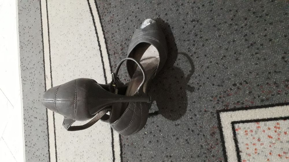 Официални обувки на висок ток