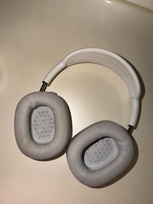 Airpods max silver 1