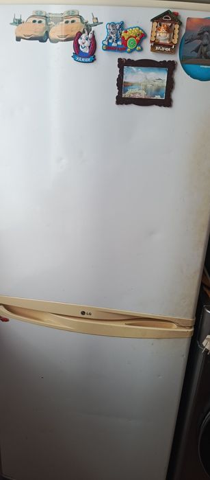 Продается холодильник LG