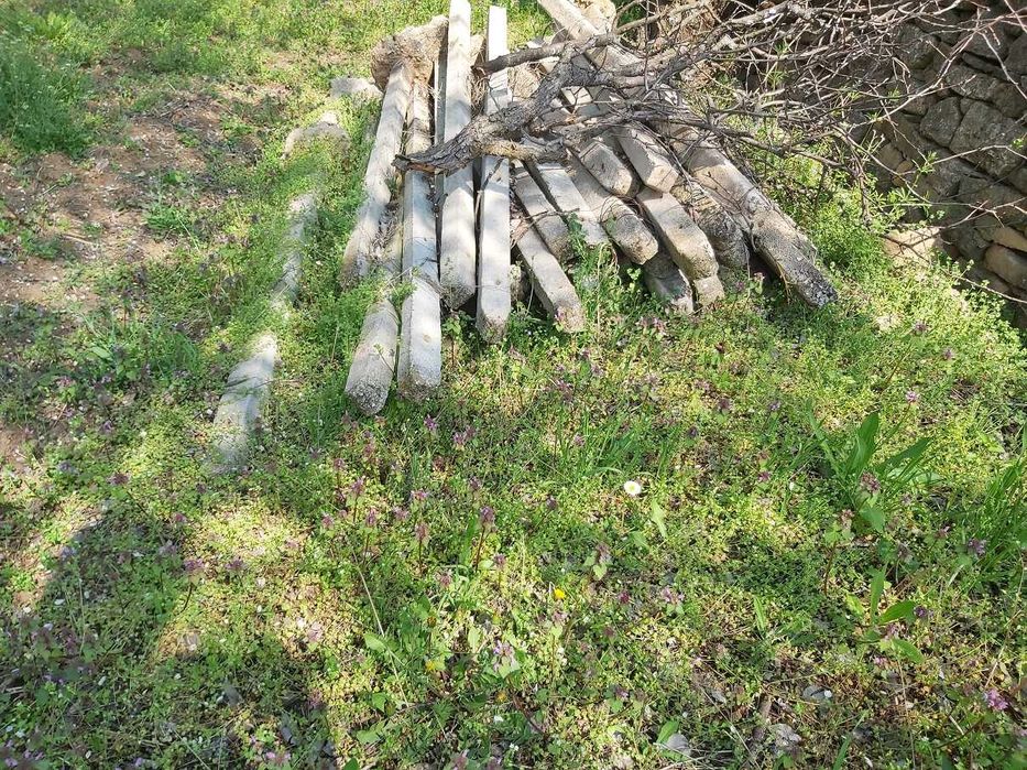 пречупени бетонни колове (здравите се продадоха) - цена на бройка