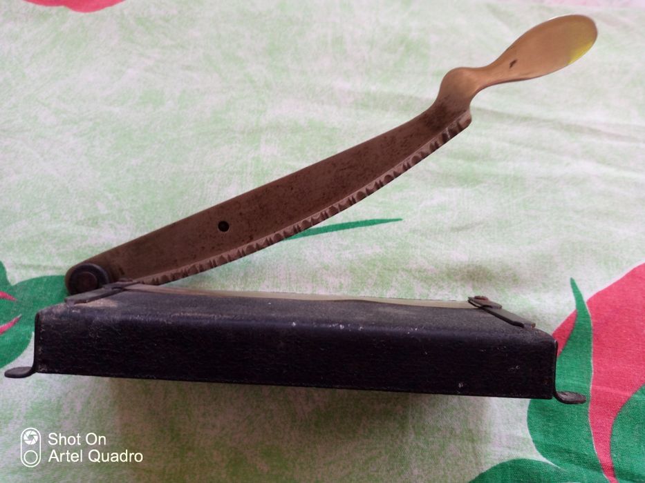 Резак ( ретро ) для фигурной  обрезки фото