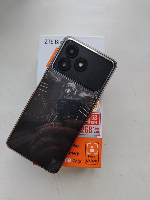 Продам телефон почти новый