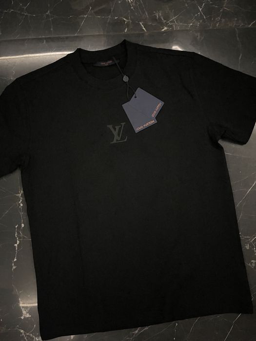 Тениски различни цветове