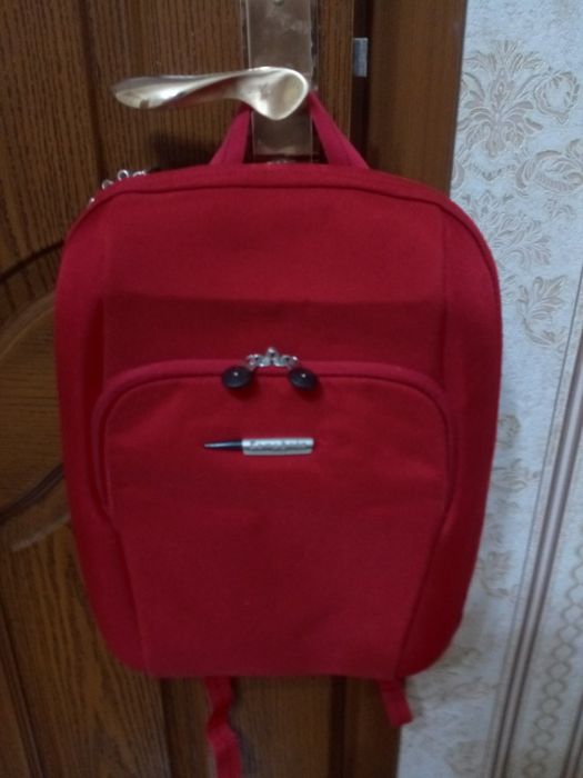 Продам разные рюкзаки.