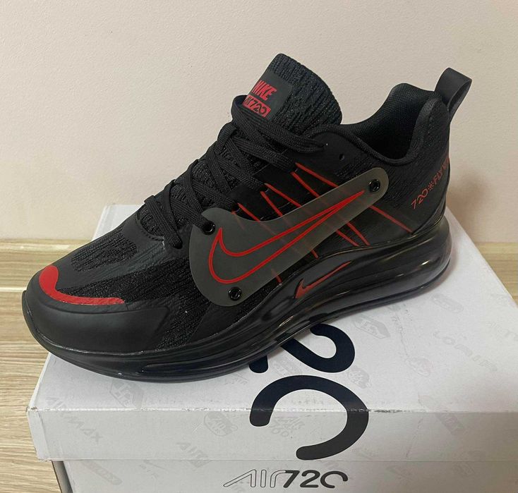 Чисто нови маратонки Nike Air Max 720 номер 43