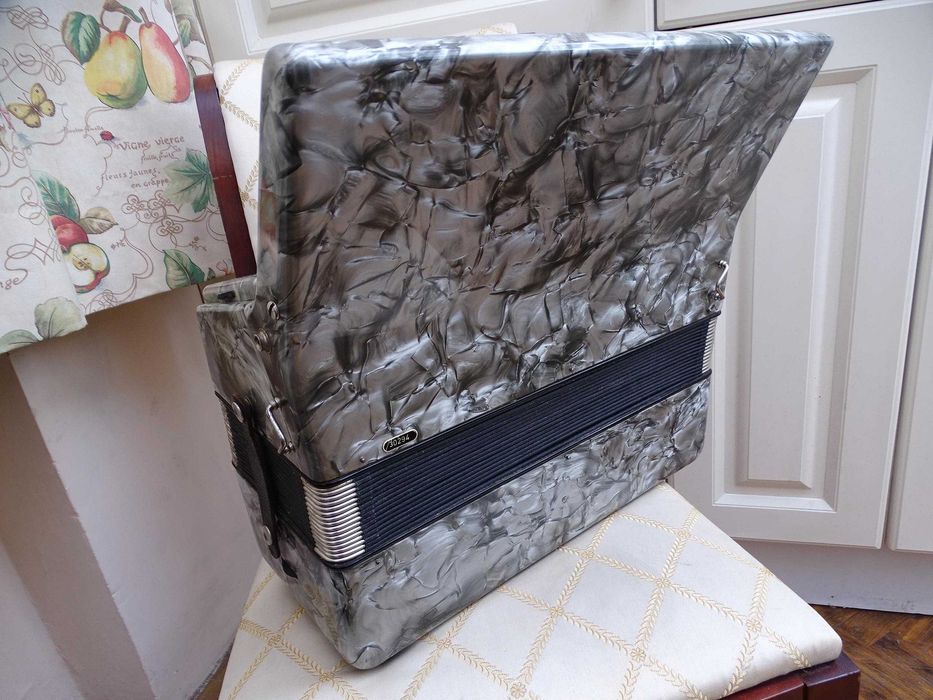 Акордеон Велтмайстер Стела 60 баса