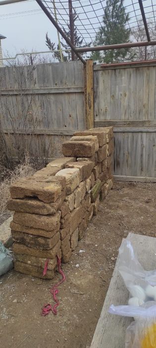 Камень б/у отдам даром