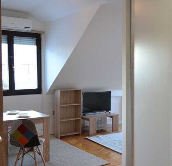 Дава се под наем Едностаен апартамент в Пловдив, Съдийски - 45 кв.м за 163.2 € - Снимка #1