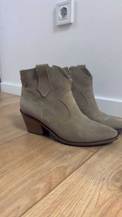 Дамски каубойски ботуши от естествена велур, размер 39