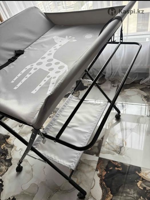 Пеленальный столик